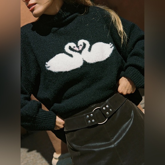 New Lisa Says Gah Cory swan black mock neck sweater - Picture 3 of 10